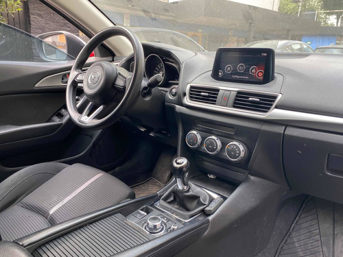 Imagen 8 de 11 de Mazda 3 2017 2.5 I Touring Mt