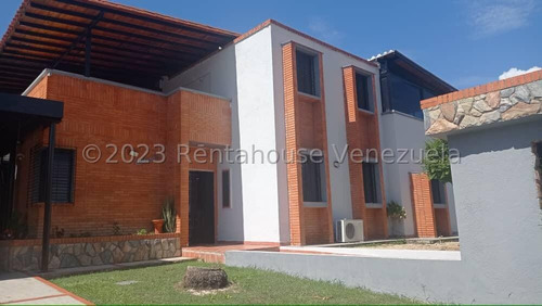 Casa En Alquiler Ubicada En Agua Blanca Valencia Carabobo Cod 24-16589 Eloisa Mejia