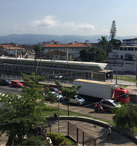 Apartamento Em São Vicente, Prédio De 3 Andares Com Elevador Em Frente A Estação Do Vlt Mascarenhas