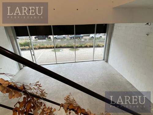 Local En Alquiler De 90m2, Officia Pilar Work