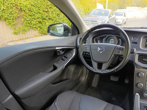 Volvo V40 2014