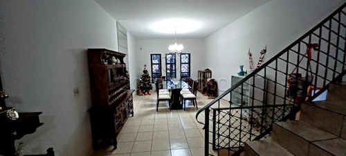 Imagem 2 de 10 de Casas - Ref: V15950