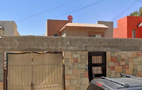 Casa En Venta En Magisterial, Ensenada, B.c., A0512