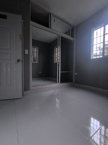 Apartamento De 2 Habitaciones Un Baño Sala Cocina Comedor