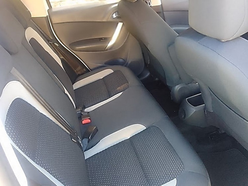 Imagem 6 de 12 de Citroën C3 1.6 Exclusive 16v Flex 4p Automático
