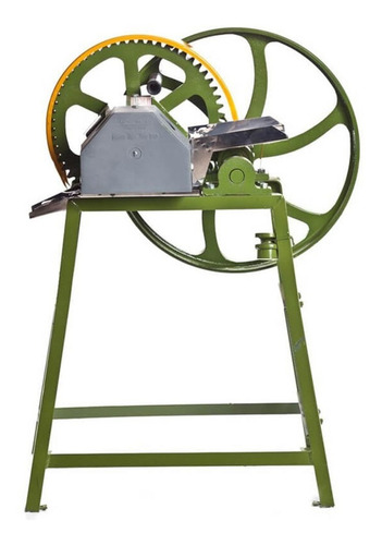 Imagem 2 de 9 de Engenhoca De Moer Cana 120 Alta Completa Motor Correia Chave