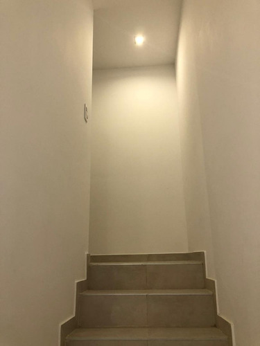 Imagen 8 de 20 de Venta Duplex En Barrio. Guido Spano 28