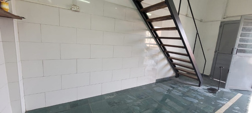 Local Comercial En Alquiler - Barrio Los Andes