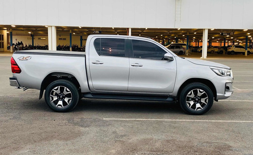 Toyota Hilux 2.8 Srx 50th Anniversary Cab. Dupla 4x4 Tdi