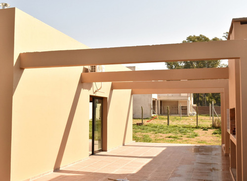 Imagen 4 de 17 de Casa En Venta De 2 Dormitorios Altos Romero