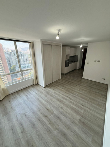 Homestudio En Arriendo, Amalia Errazuriz 956, Independencia