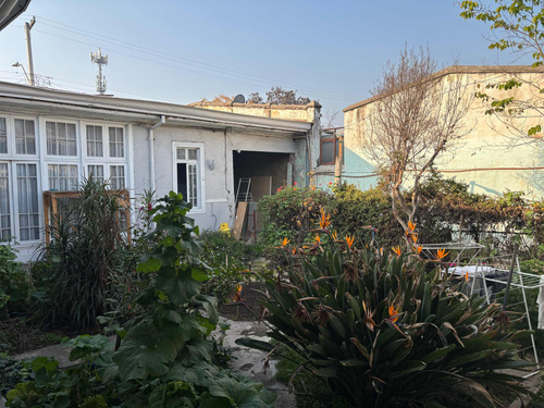 Casa Con Gran Terreno, Sector Semi-industrial.
