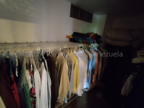 Apartamento En Venta. Urb. Colinas De Valle Arriba.