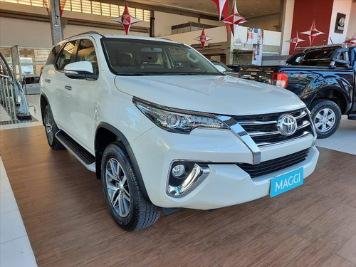 Imagem 3 de 14 de Hilux Sw4 2.8 Srx 4x4 7 Lugares 16v Turbo Intercooler Diese