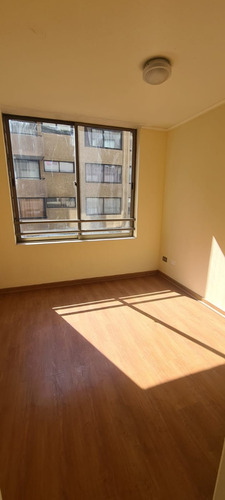 Excelente Departamento Metro Sta Lucia Y Catolica