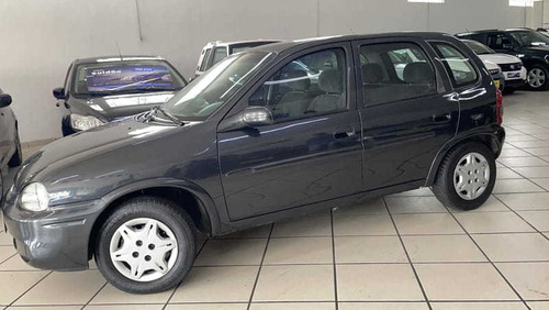 Imagem 1 de 8 de Chevrolet Corsa Milenium 2002