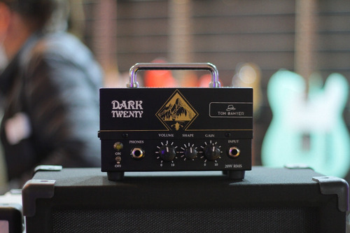 Imagem 6 de 9 de Cabeçote Tom Sawyer Dark Twenty 20w + Gabinete 1x8 + Cabo