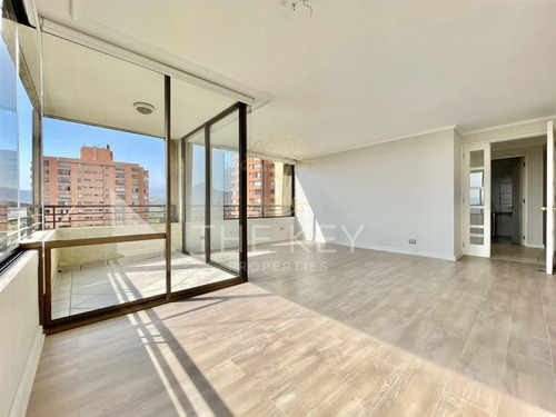 Departamento En Venta De 3 Dormitorios - Colón, Las Condes