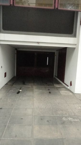 Imagen 5 de 6 de Cochera Cubierta En Caseros Zona Centro
