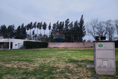 Venta Lote En Barrio Los Troncos De 720 M2