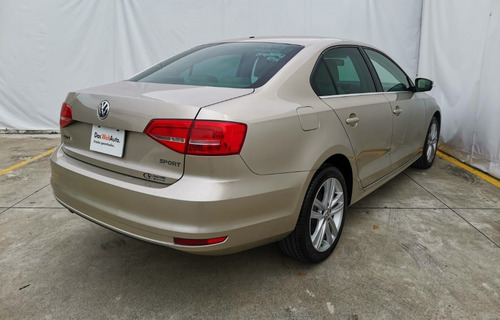 Imagen 6 de 13 de Volkswagen Jetta 2015 2.5 Sportline Qc Weltradio Mt