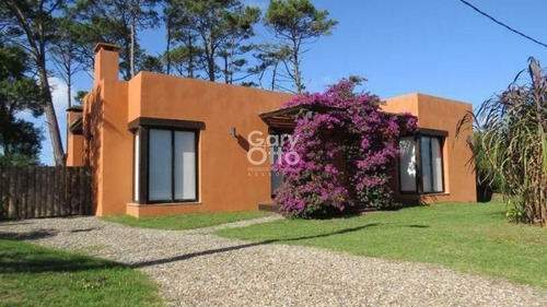 Casa En Venta Tio Tom 2 Dormitorios- Ref: 23379