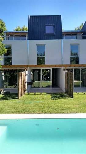Imagen 9 de 14 de Casa Triplex 4 Ambientes Con Pileta Y Cochera