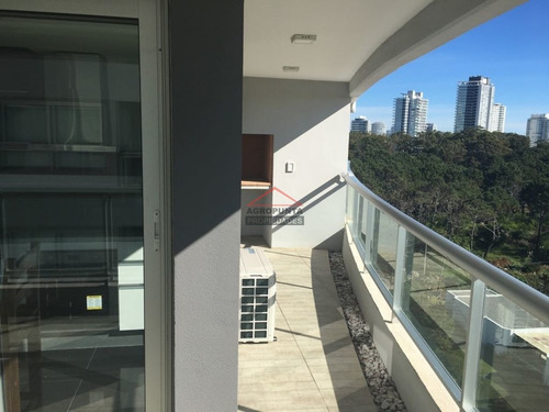 Apartamento En Brava, 1 Dormitorio- Ref: 2943