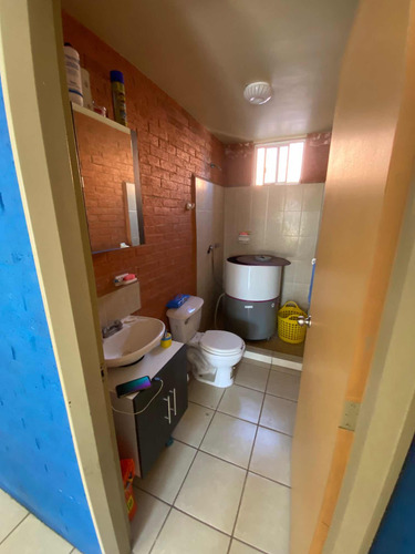 Se Vende Cass En Avenida Principal De Arboledas Cd Bajío
