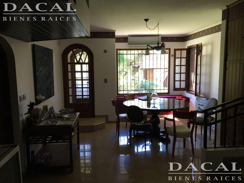 Casa En Venta En City Bell Calle 471 E/ 19 Y 20 Dacal Bienes Raices