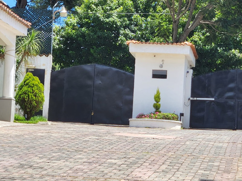 Imagen 22 de 27 de Vendo Hermosa Casa Ubicada En Sector Exclusivo De Alta Plusvalía, Excelente Estado