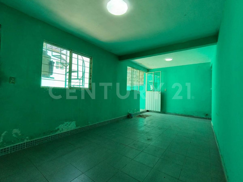 Casa En Venta Con 2departamentos Cerca Metro Ecatepec, Col Fuentes De Aragón