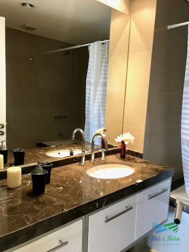 Apartamento En Alquiler A Una Cuadra Del Mar (playa Mansa) En Torre Nueva, Con Todos Y Excelentes Servicios .