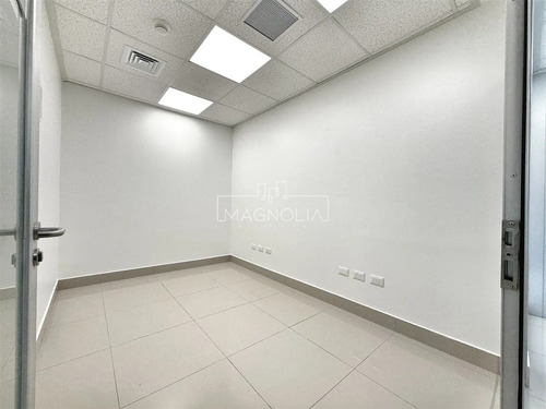 Arriendo De 9 Oficinas En Aeropuerto Amb De Santiago.