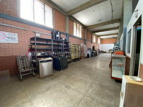 Local En Venta Con Gran Potencial Espacioso Al Centro-oeste De Barquisimeto Kenlimar Nieto 23-4580