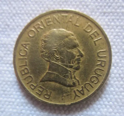 Moneda Uruguay 2 Pesos 1998 Error Deslaminamiento (Usado)