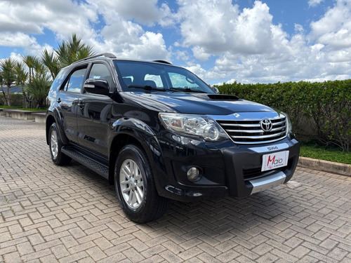Toyota Hilux SW4 3.0 SRV 4X4 7 LUGARES 16V TURBO INTERCOOLER DIESEL 4P AUTOMÁTICO