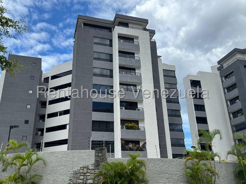 Apartamento En Venta En Clnas. De Valle Arriba Con Áreas Modernas Y Lujosas