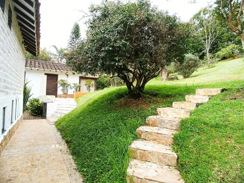 Casa En Arriendo Ubicada En Rionegro Sector Llanogrande (16007).