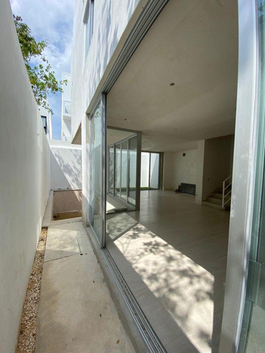 Casa En Renta 3 Recs Con Cuarto Servicio Residencial Aqua, Cancun Quintana Roo