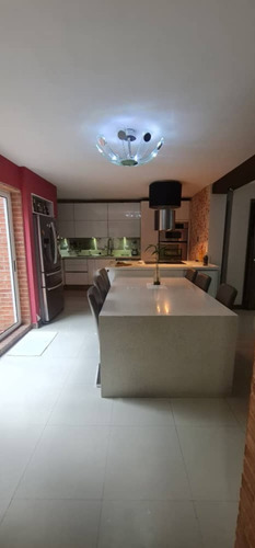 Venta Hermoso Tonwhouse Remodelado En Las Trinitarias San Diego Con Pozo De Agua