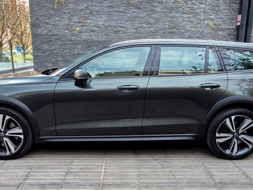 Volvo V60 T5 2021