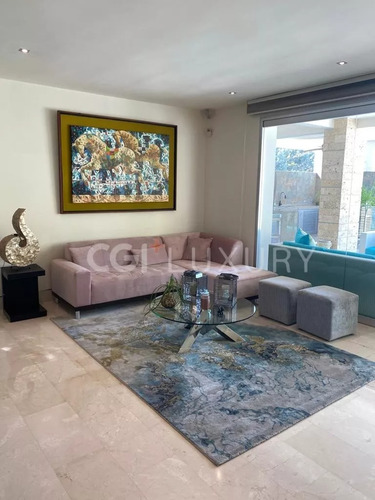 Cgi+ Luxury Lecheria Ofrece En Venta Casa En Las Villas.