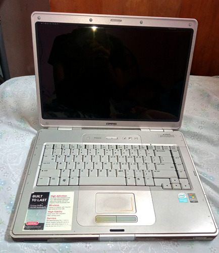 Laptop Compaq Presario V2000