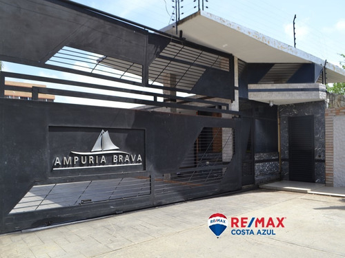 Imagen 1 de 14 de Remax Costa Azul Vende Hermosa Casa En Ampuria Brava