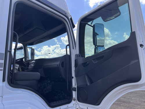 M.benz Axor 1933 Ls 4x2 2016 Automático Teto Alto Financiado