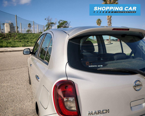 Nissan March -