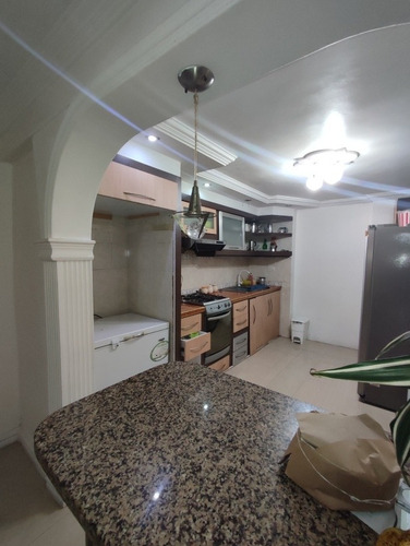 Imagen 5 de 25 de Amplió Town House En Llano Alto