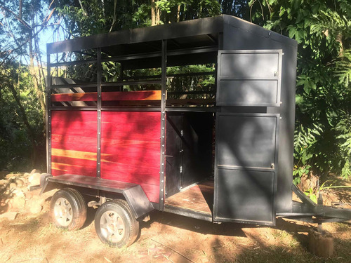 Reboque Treiler Para 2 Cavalos Usado