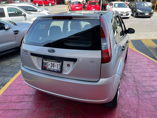 Imagen 5 de 9 de Ford Fiesta 1.6 First Hatchback Mt 2004